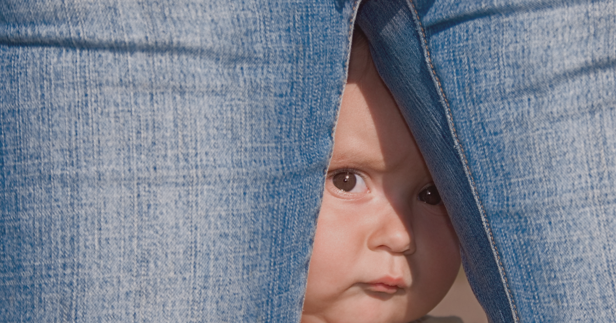 bébé a peur des autres pourquoi et comment accompagner
